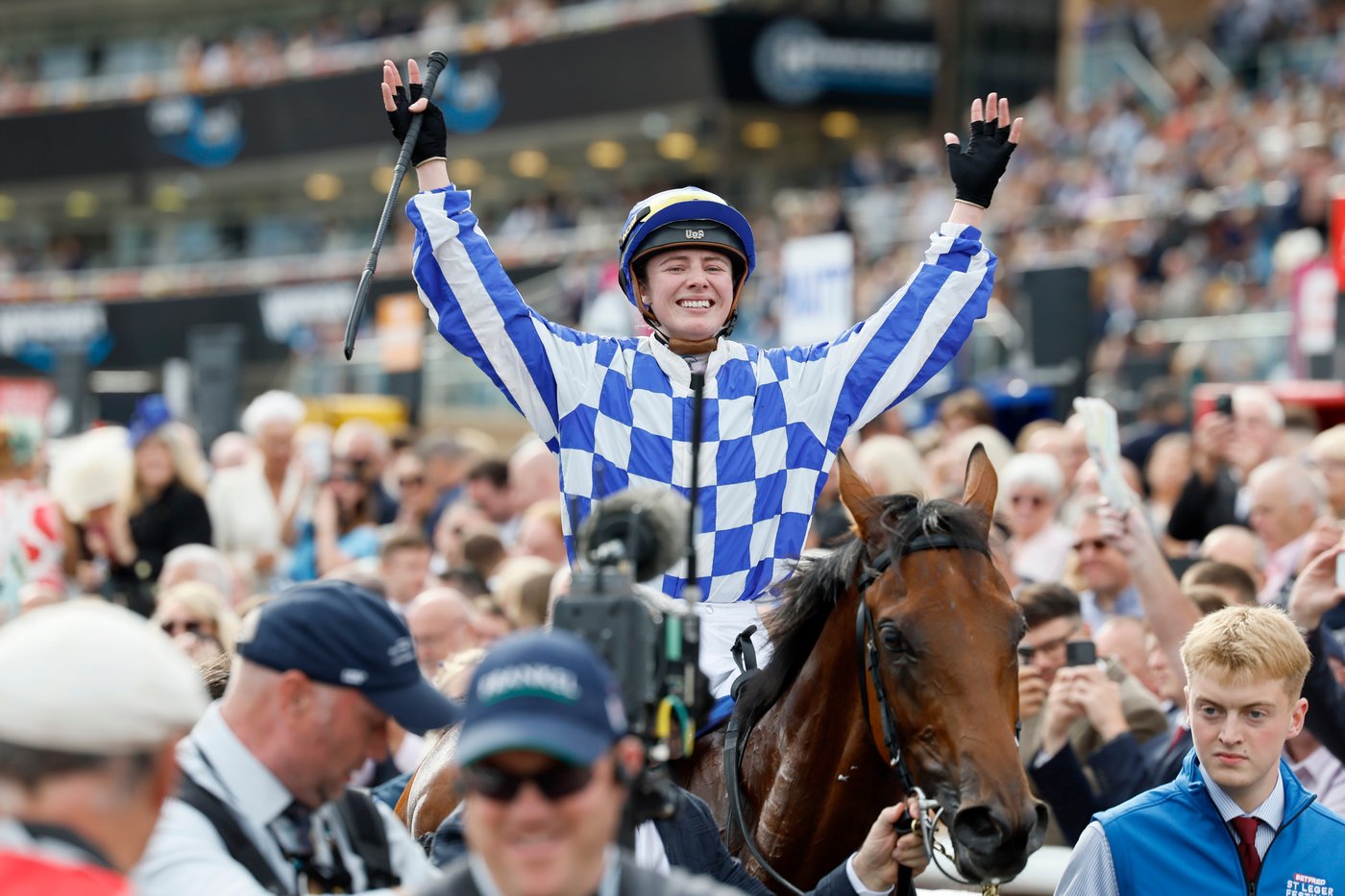 Saffie Osborne makes history as first female jockey to win a British Classic | iNFOnews.ca Saffie Osborne makes history as first female jockey to win a British Classic | iNFOnews.ca