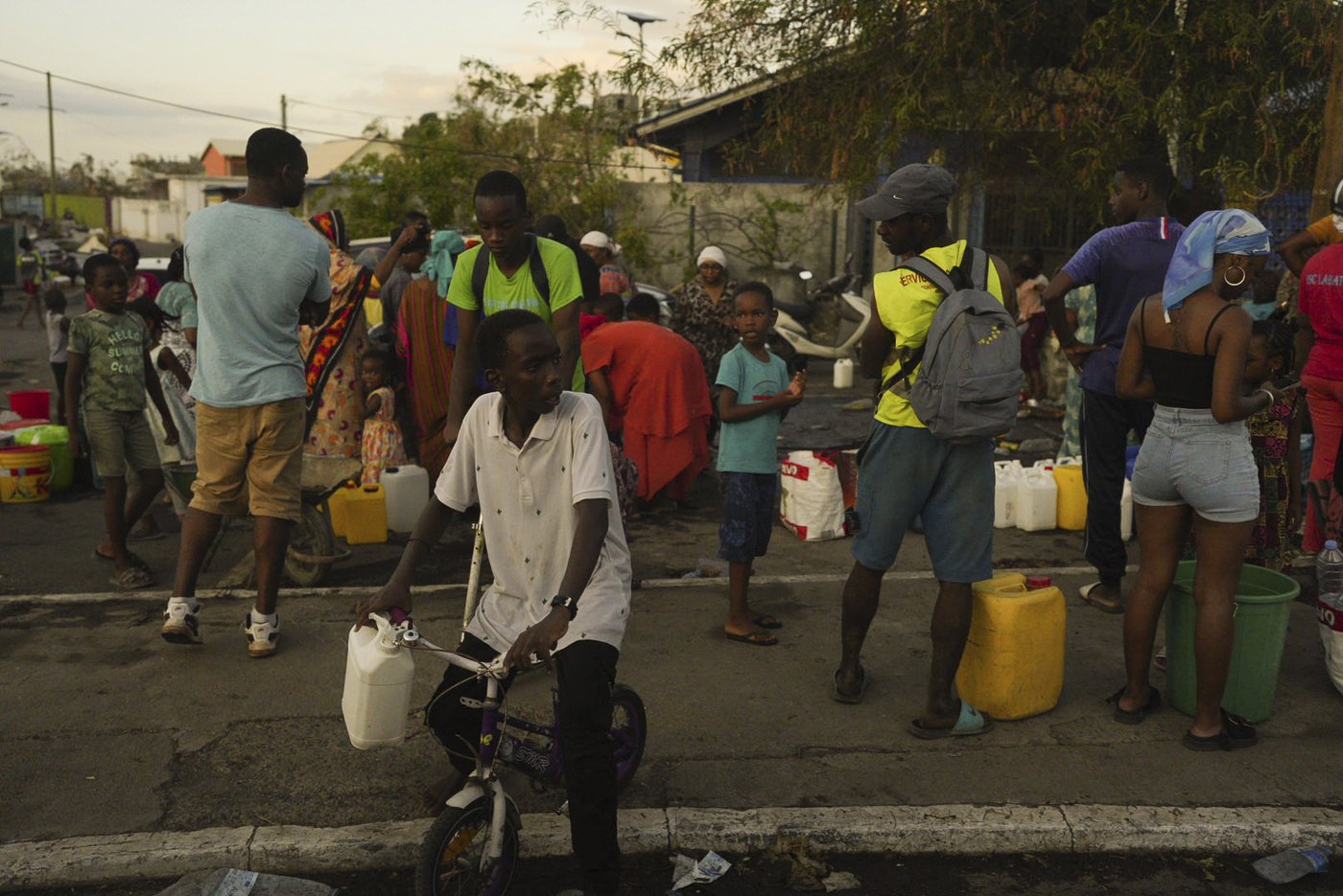 Cyclone Chido leaves Mayotte reeling. Warmer oceans fueled it | iNFOnews.ca