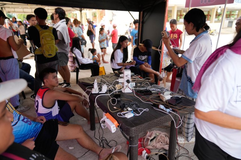 Earthquake death toll rises to 72 in the Philippines as survivors recall moment when tragedy struck | iNFOnews.ca