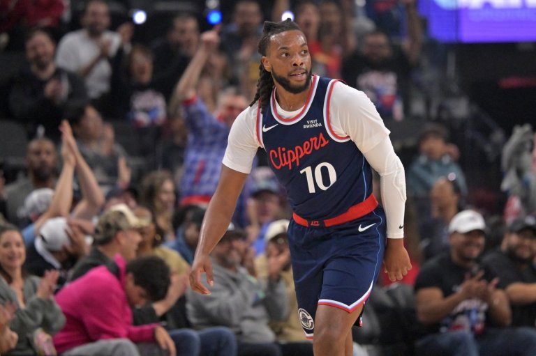 Kawhi-less Clippers roll past the Kings in a wire-to-wire season-opening rout | iNFOnews.ca