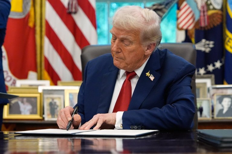 Trump orders crackdown on 'left wing terrorism' in escalation of a campaign against political rivals | iNFOnews.ca