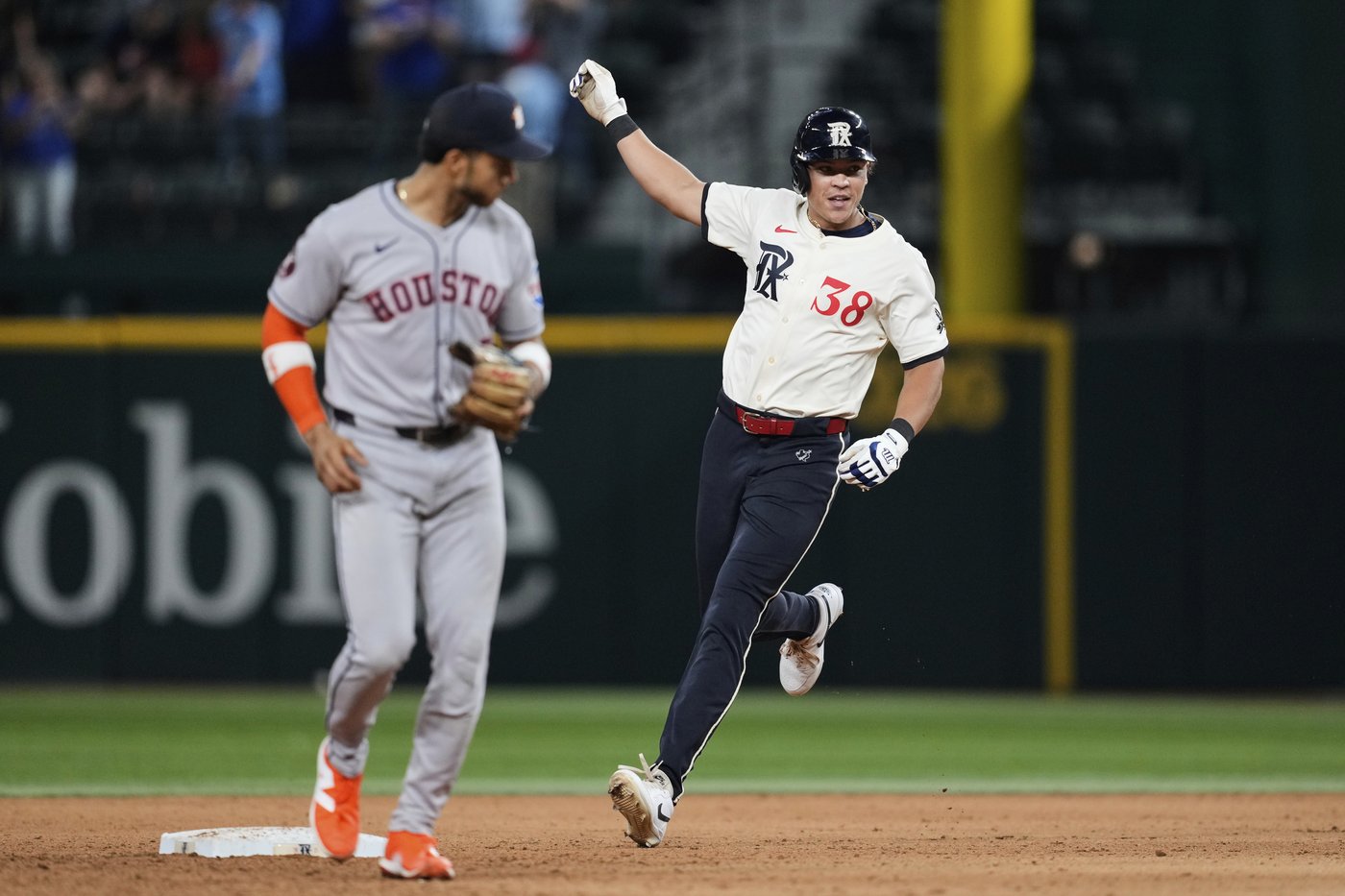 Rangers outlast AL West-leading Astros 4-3 in 12 innings to move closer to playoff spot | iNFOnews.ca Rangers outlast AL West-leading Astros 4-3 in 12 innings to move closer to playoff spot | iNFOnews.ca