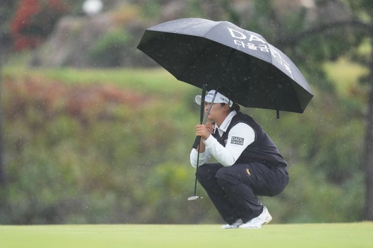 Choi has strong start at LPGA South Korea to move into a tie for 2nd place after 3 rounds | iNFOnews.ca