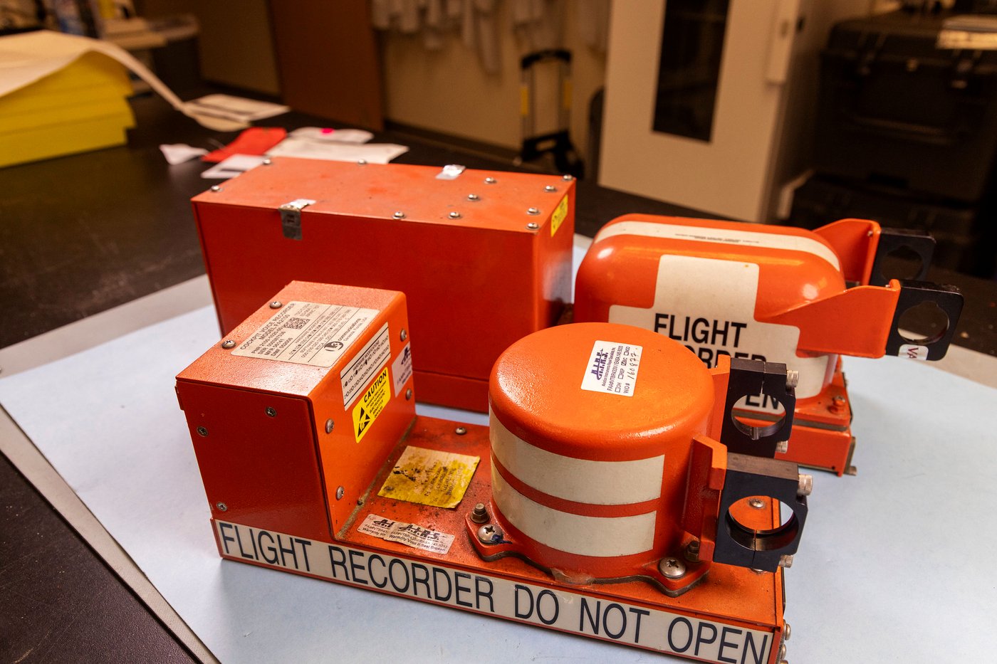A pilot of the Amazon cargo plane that careened off Miami runway warned it was coming in too fast | iNwheels