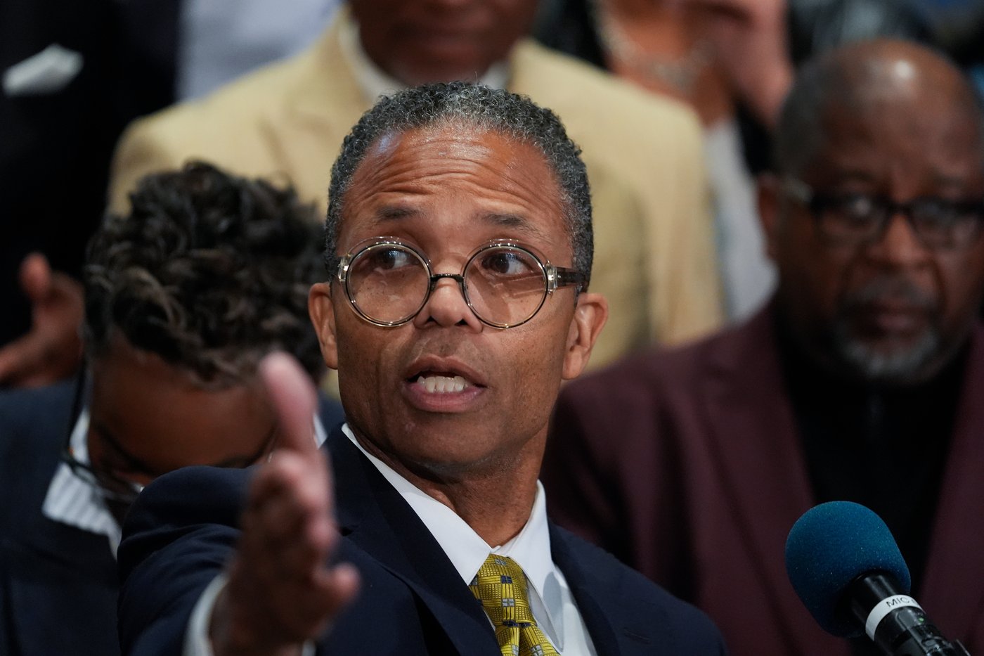Jesse Jackson Jr. pitches redemption in bid for old House seat years after campaign fraud conviction | iNFOnews.ca