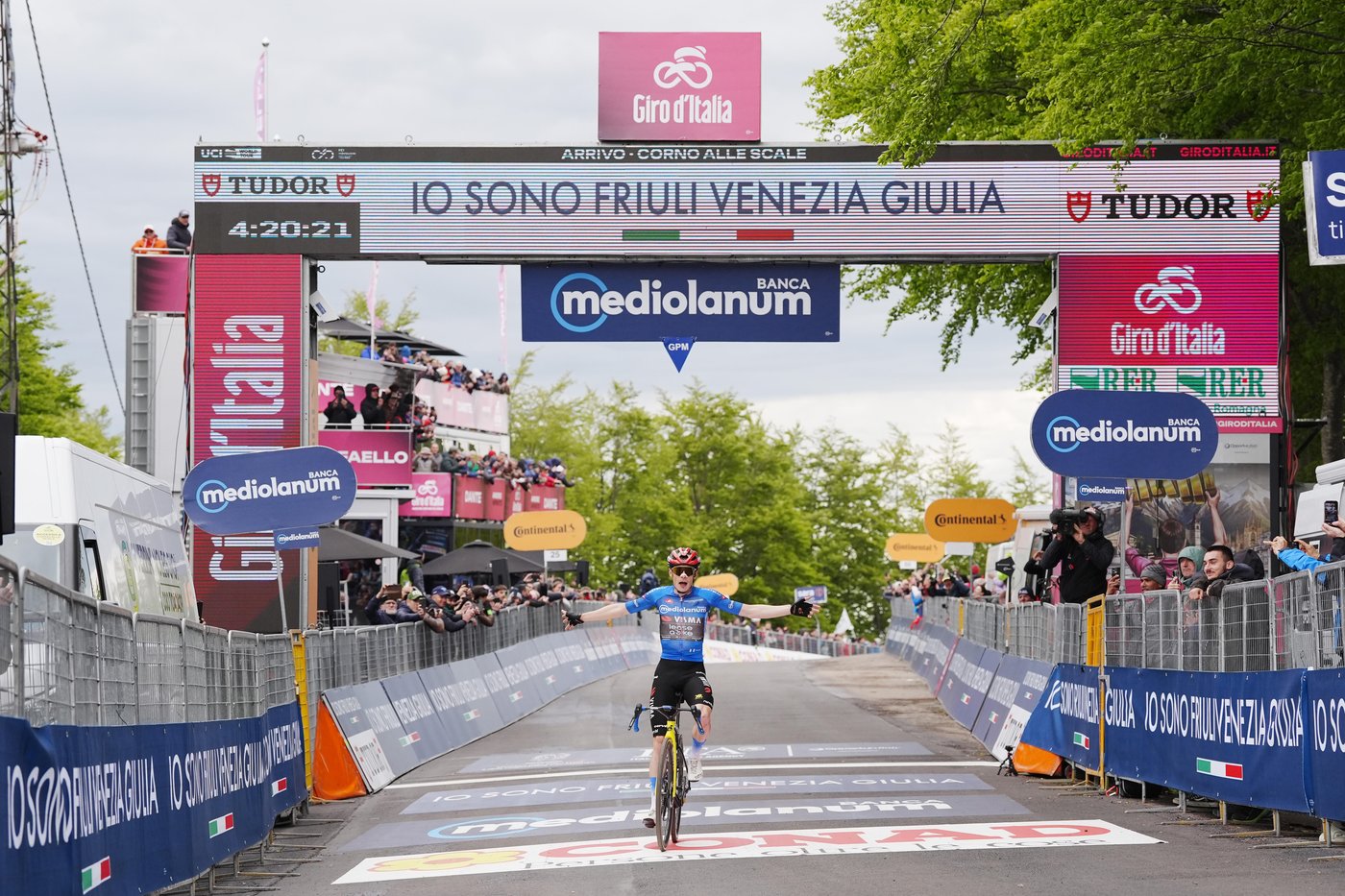 Vingegaard storms to another Giro stage win, slicing into Eulálio’s lead | iNFOnews.ca