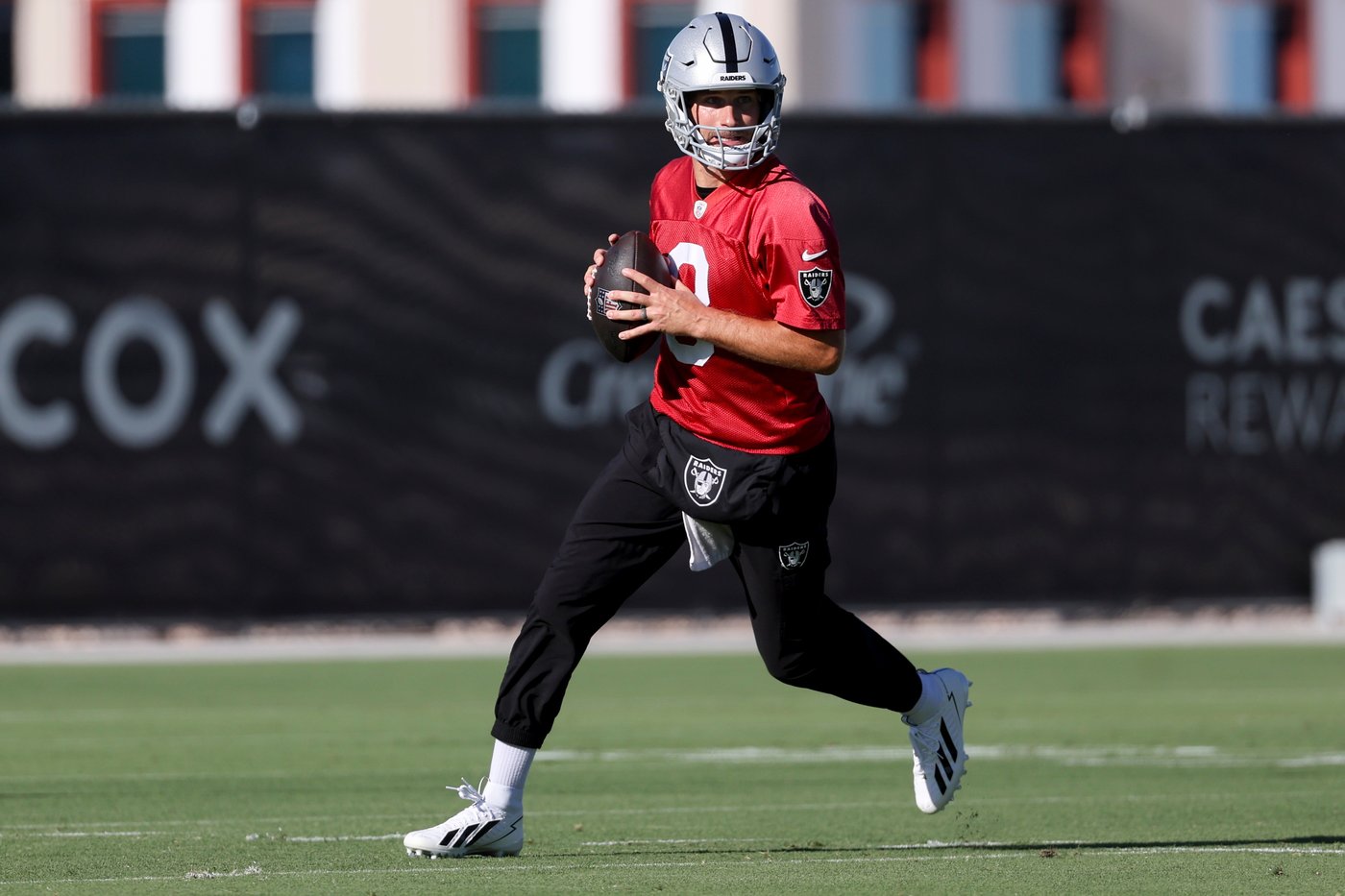 Kirk Cousins and Fernando Mendoza will both get playing time for Raiders in preseason opener | iNFOnews.ca