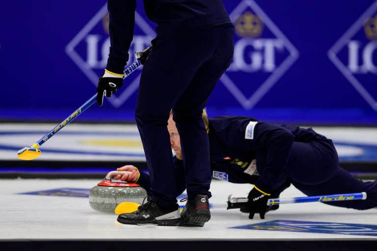 Sweden's Edin beats Canada's Dunstone 9-6 to win men's world curling championship | iNFOnews.ca