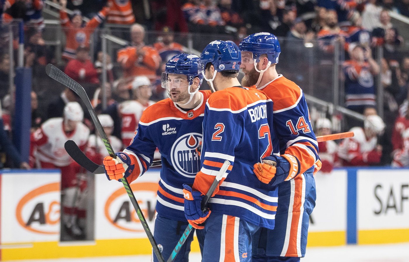 Hyman nets hat trick, McDavid dishes out four assists as Oilers top Red Wings 4-1 | iNFOnews.ca