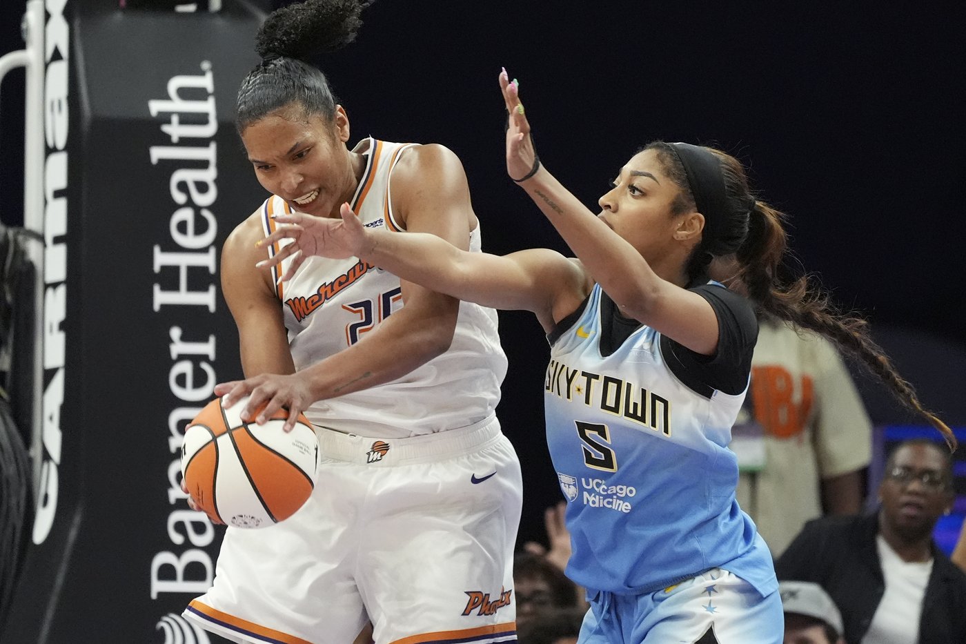 Angel Reese voices frustration with Chicago Sky's losing season | iNFOnews.ca
