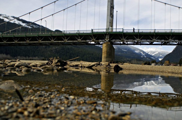Landslide closes Highway 1 from Revelstoke to Golden in B.C. Interior | iNFOnews.ca