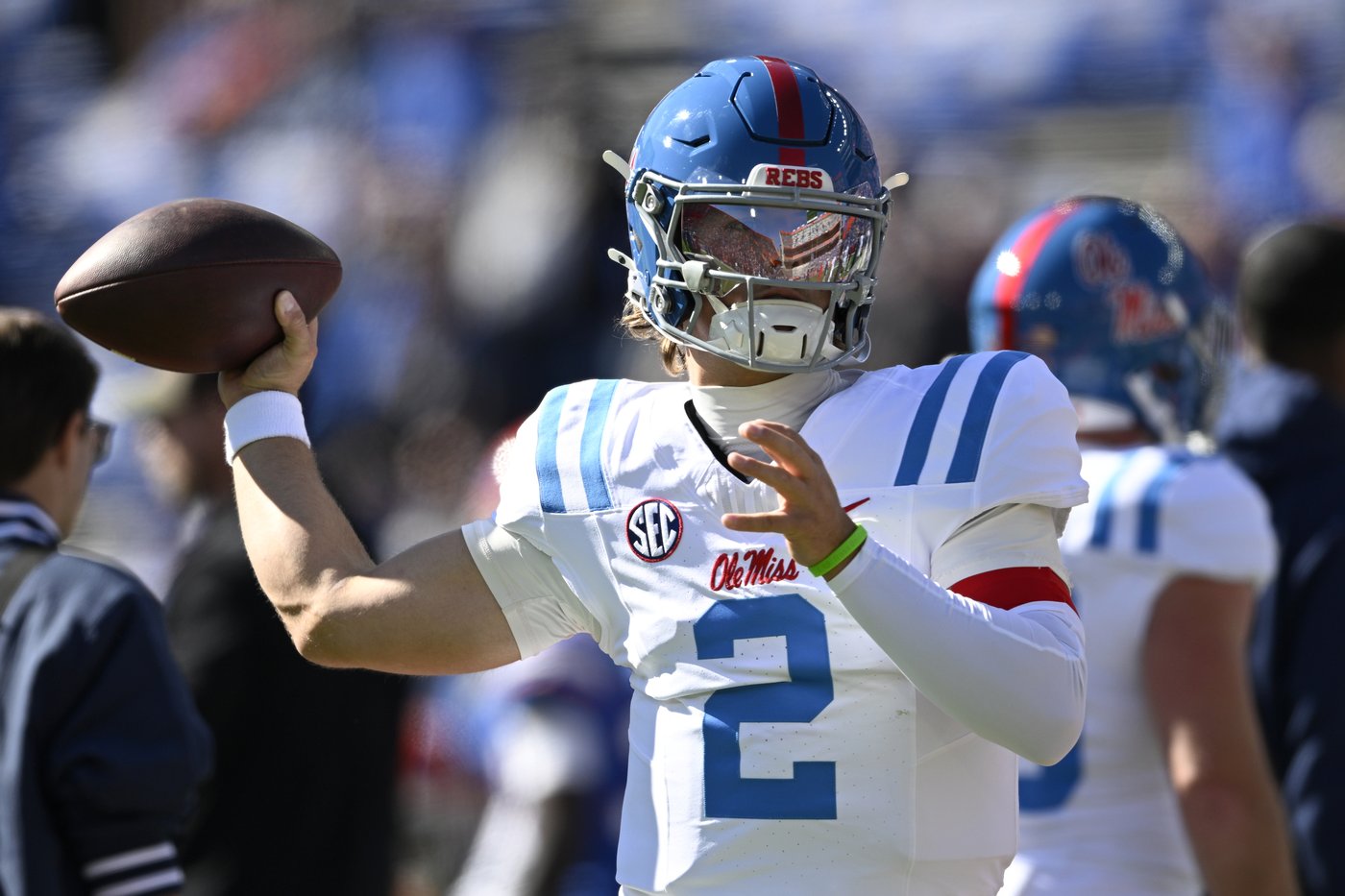 Ole Miss WR Tre Harris appears to injure his groin in his first game back in six weeks | iNFOnews.ca Ole Miss WR Tre Harris appears to injure his groin in his first game back in six weeks | iNFOnews.ca
