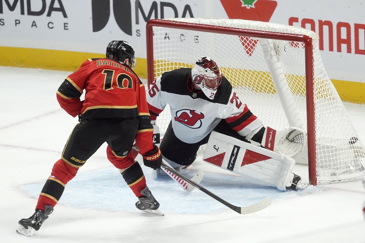 Glass helps Devils snap five-game skid with 4-3 win over Senators | iNFOnews.ca