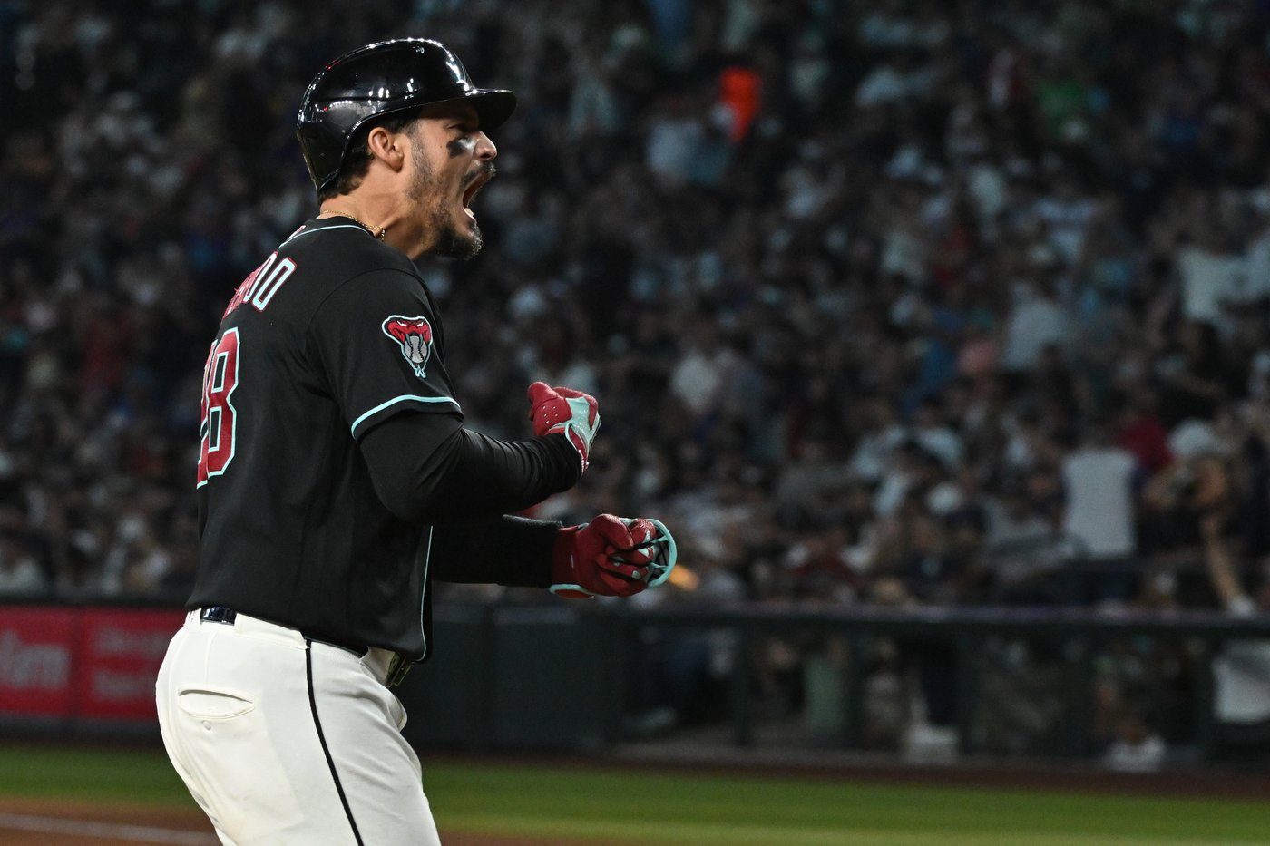 Arenado hits grand slam in the Diamondbacks' 8-4 victory over the Yankees | iNFOnews.ca