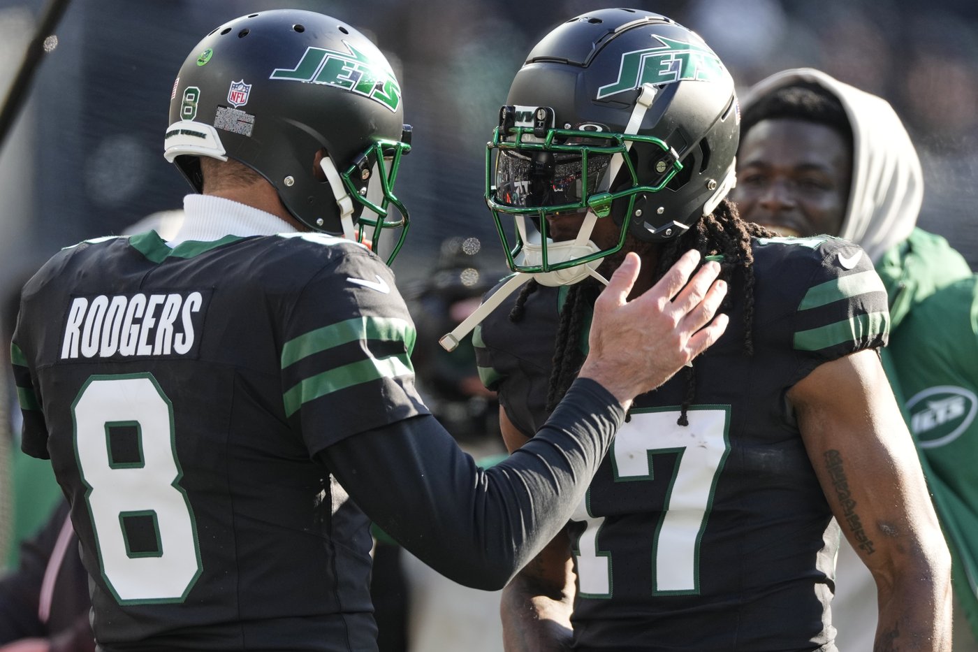 Williams' 92-yard INT return and Charbonnet's late TD run help Seahawks top Jets 26-21 | iNFOnews.ca