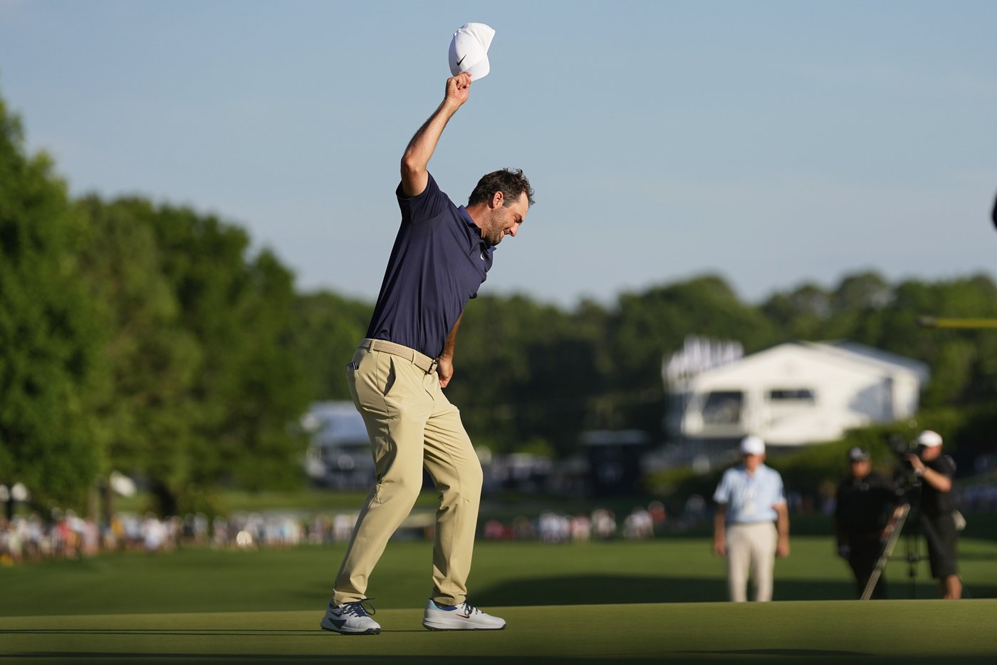 Scheffler's fiery celebration at PGA Championship shows desire that burns in world's No. 1 player | iNFOnews.ca Scheffler's fiery celebration at PGA Championship shows desire that burns in world's No. 1 player | iNFOnews.ca