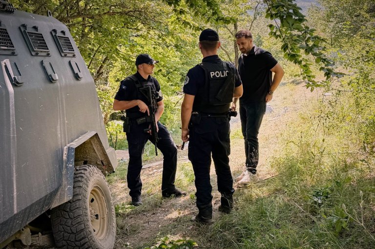 Kosovo begins excavations at newly found mass graves tied to 1998-99 war missing | iNFOnews.ca
