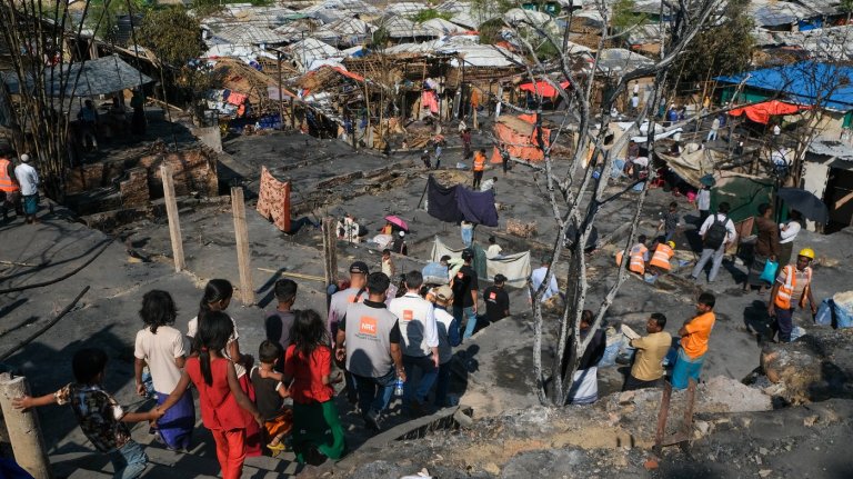 Fire at Cox's Bazar refugee camp in Bangladesh destroyed homes and displaced thousands of Rohingya | iNFOnews.ca