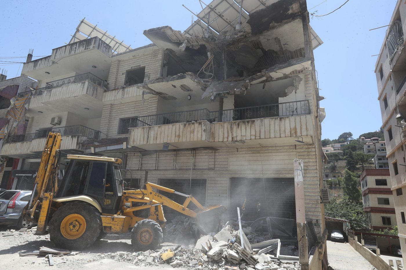 1 killed and 11 wounded in intense Israeli strikes on south Lebanon | iNFOnews.ca 1 killed and 11 wounded in intense Israeli strikes on south Lebanon | iNFOnews.ca