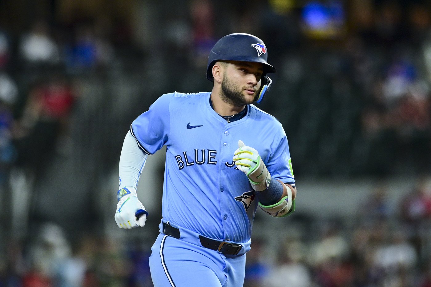 Bichette hits 9th inning pinch HR and 5 Toronto pitchers combine on 1-hitter in 2-0 win at Texas | iNFOnews.ca