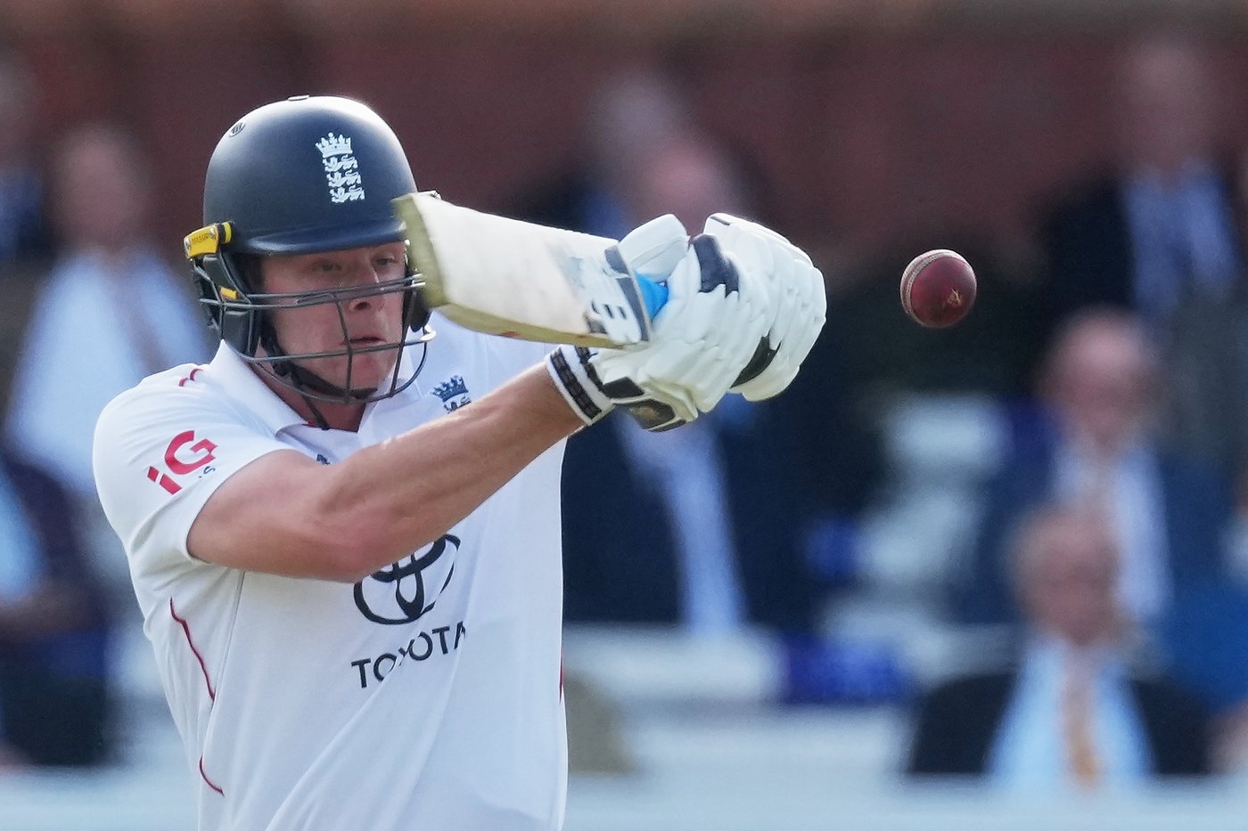 Bad light halts play as England fights to 248-9 against Pakistan at Lord's | iNFOnews.ca
