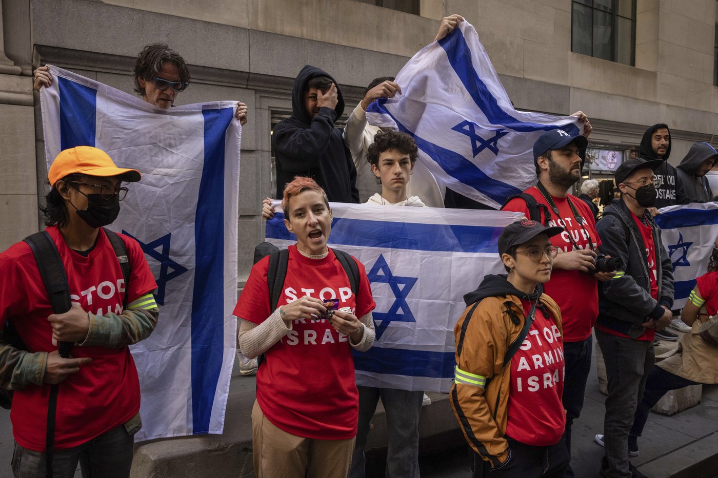 Middle East latest: Top leaders attend an Iranian Revolutionary Guard general's funeral | iNFOnews.ca