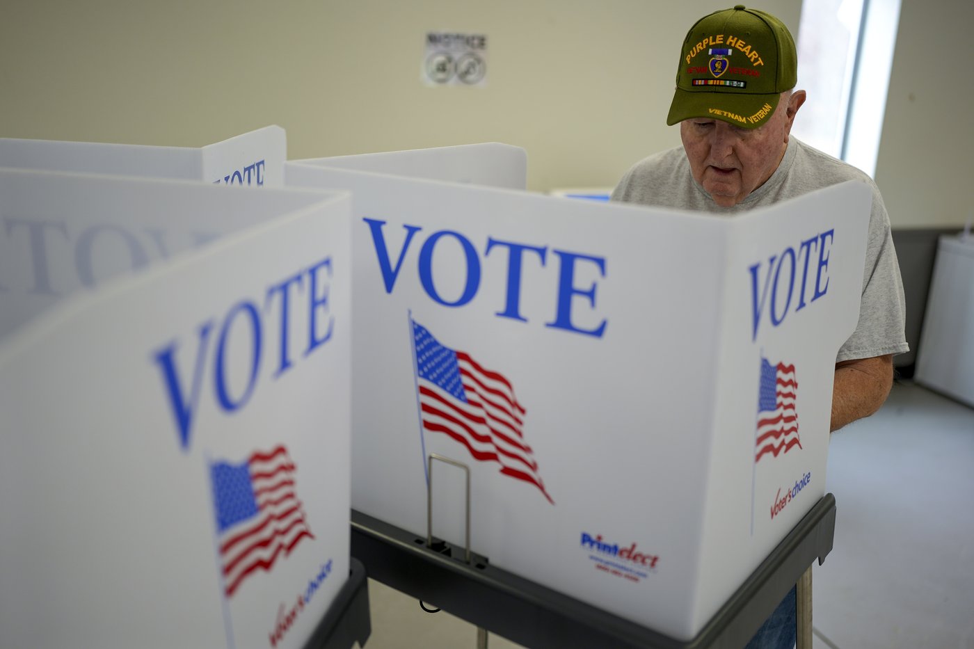 Bomb threats in swing states disrupt a mostly smooth Election Day | iNFOnews.ca