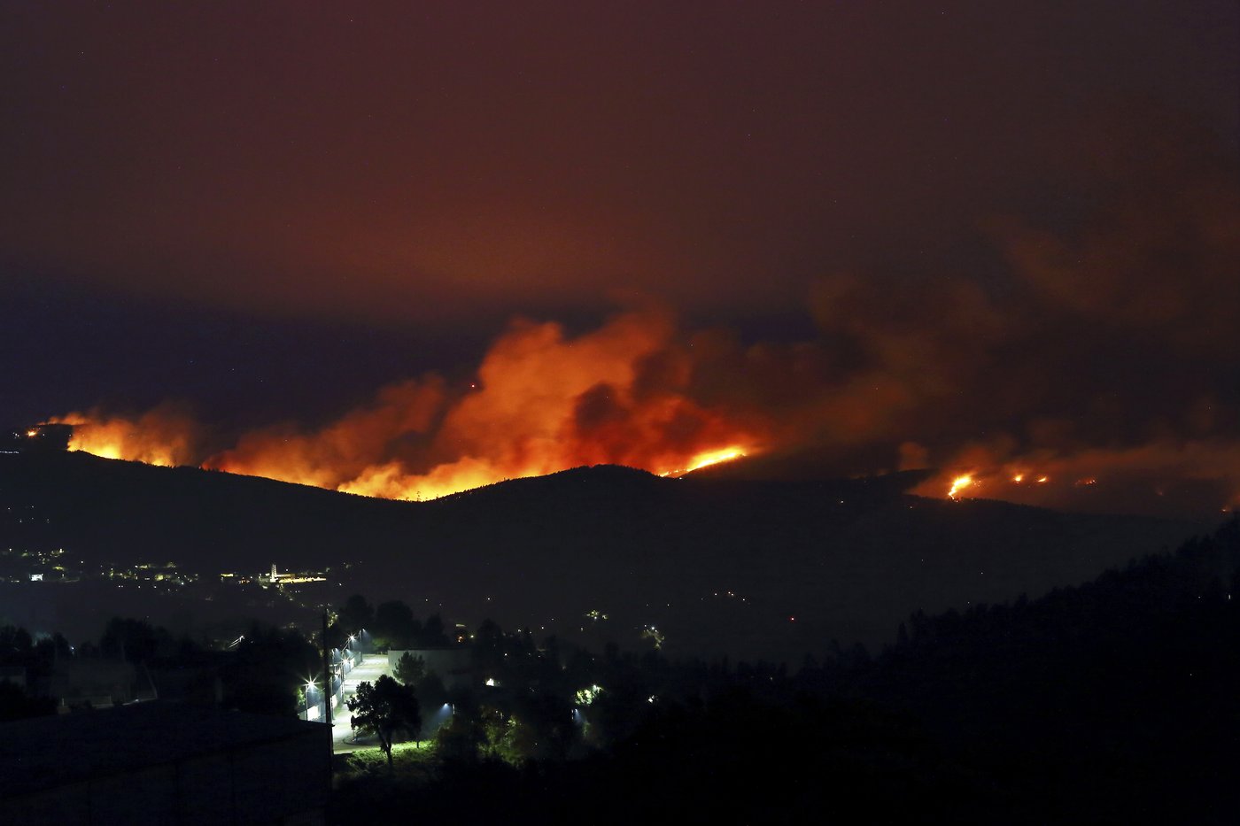 Portugal declares a state of calamity as wildfires rage out of control | iNFOnews.ca