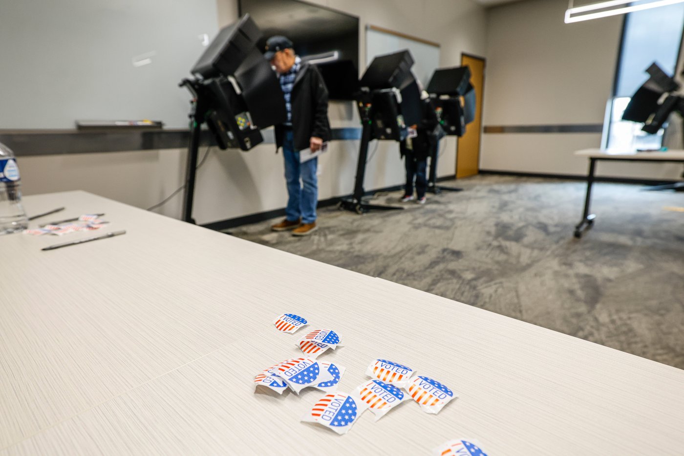 Wisconsin voters cast ballots under national spotlight to decide control of the state Supreme Court | iNFOnews.ca