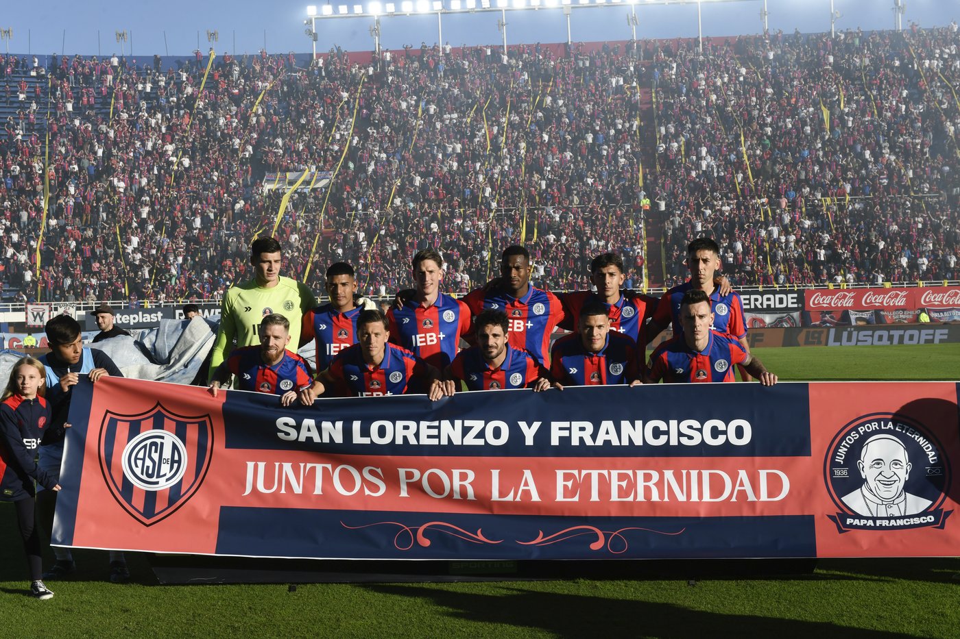 Argentina's San Lorenzo club pays tribute to Pope Francis during match | iNFOnews.ca Argentina's San Lorenzo club pays tribute to Pope Francis during match | iNFOnews.ca