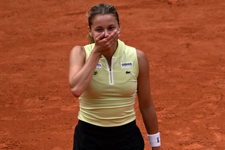 Chwalinska's remarkable French Open run continues as she beats Kalinskaya to reach semifinals | iNFOnews.ca