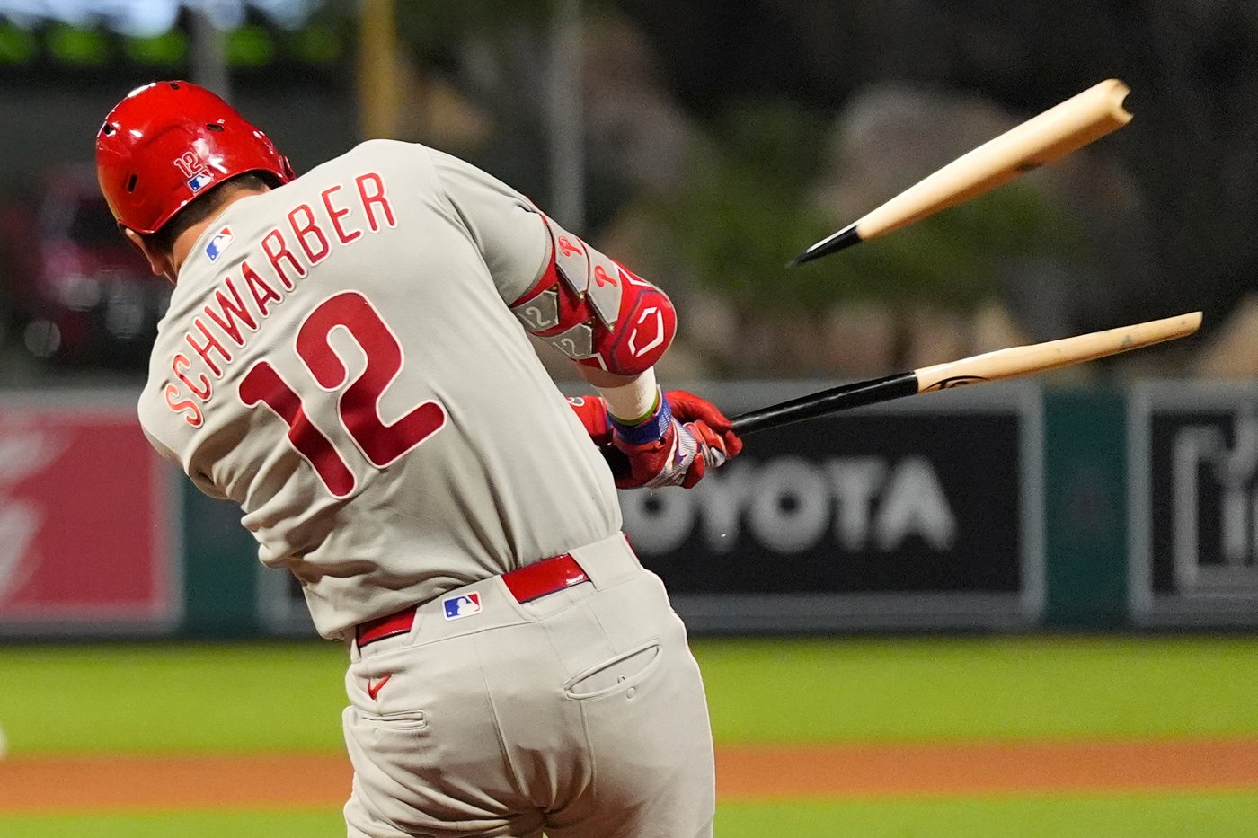 Sanchez sharp, Schwarber, Turner have 10th-inning hits in Phillies' 4-2 win over Angels | iNFOnews.ca