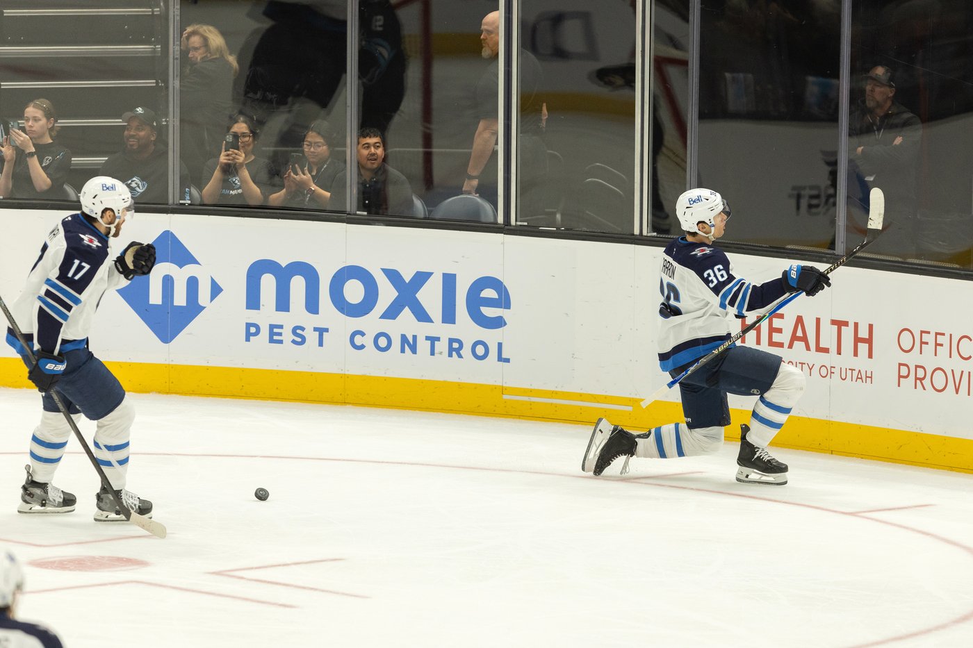 Clayton Keller scores in overtime to give Mammoth 4-3 win over Jets | iNFOnews.ca