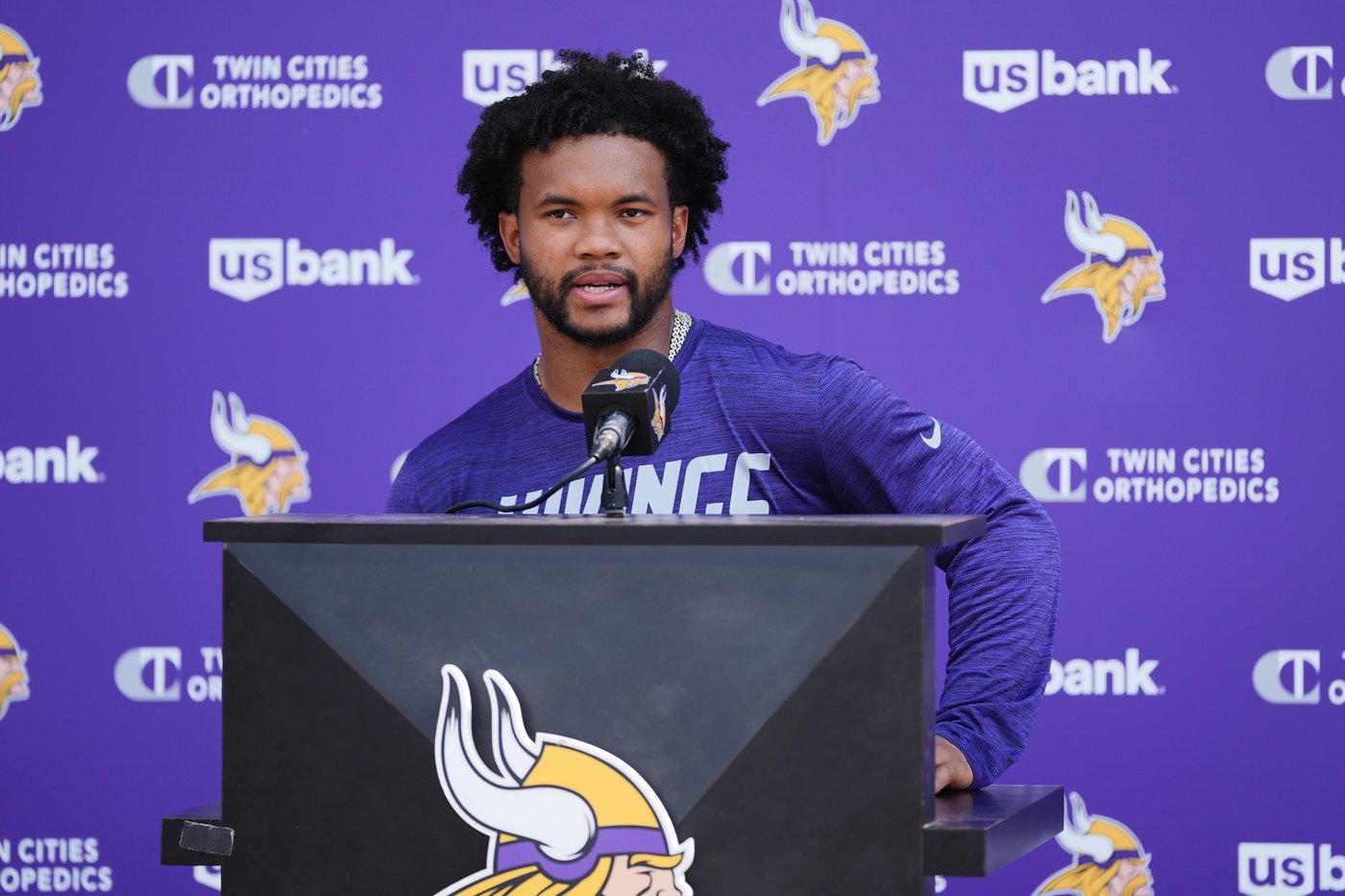 Vikings camp opens with the QBs and their teammates playing it cool over the spotlighted competition | iNFOnews.ca Vikings camp opens with the QBs and their teammates playing it cool over the spotlighted competition | iNFOnews.ca