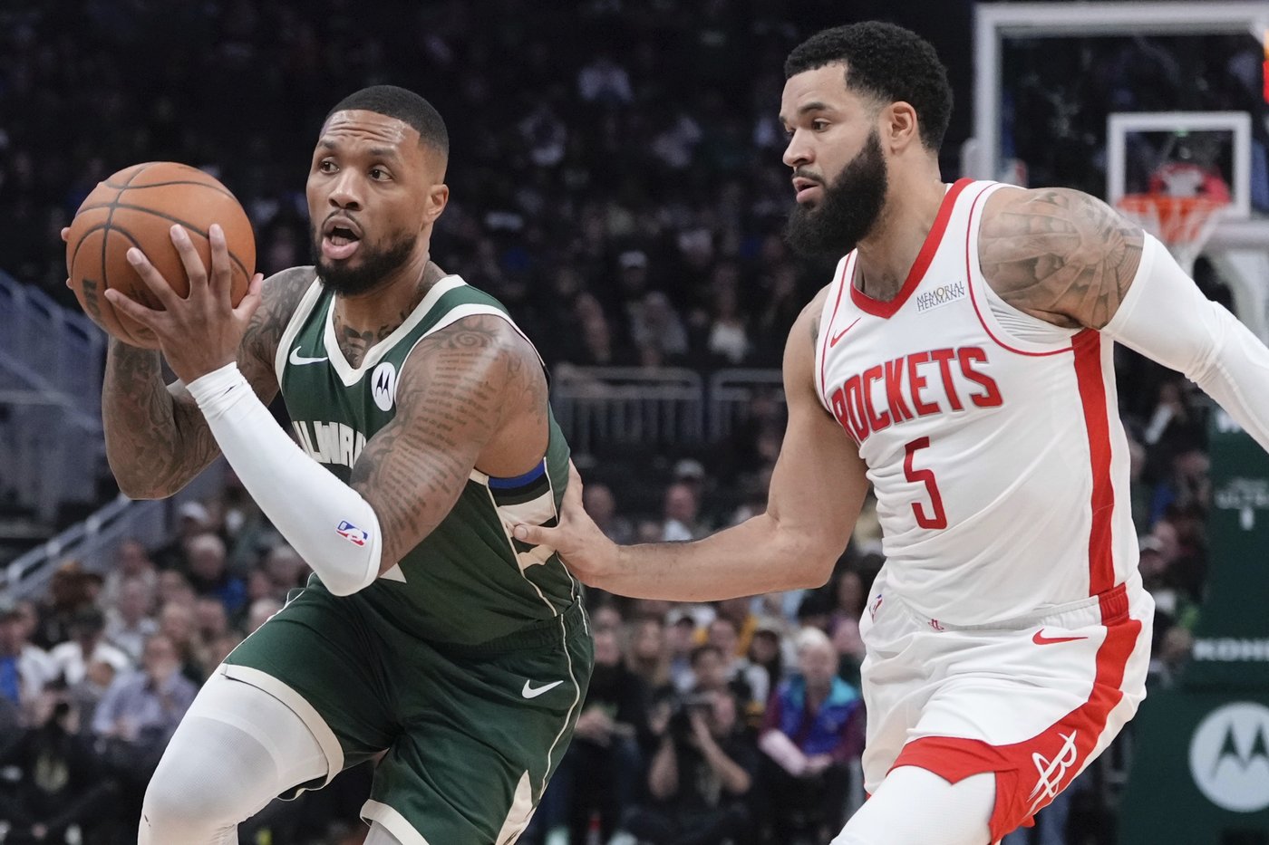 Bucks win 101-100 on Lillard's late basket to snap Rockets' 5-game win streak | iNFOnews.ca Bucks win 101-100 on Lillard's late basket to snap Rockets' 5-game win streak | iNFOnews.ca