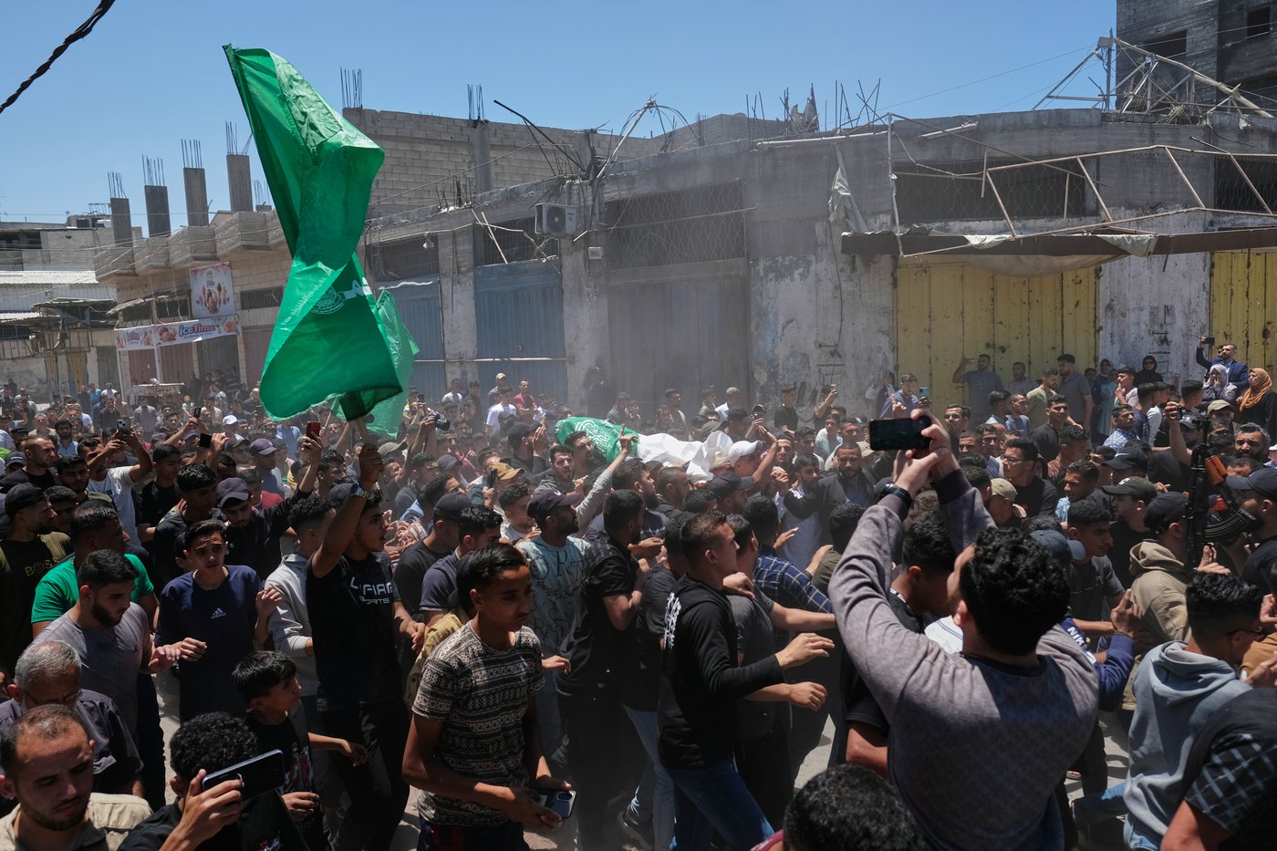 Palestinians mourn 10 killed in Eid strikes as Netanyahu vows wider control of the strip | iNFOnews.ca Palestinians mourn 10 killed in Eid strikes as Netanyahu vows wider control of the strip | iNFOnews.ca