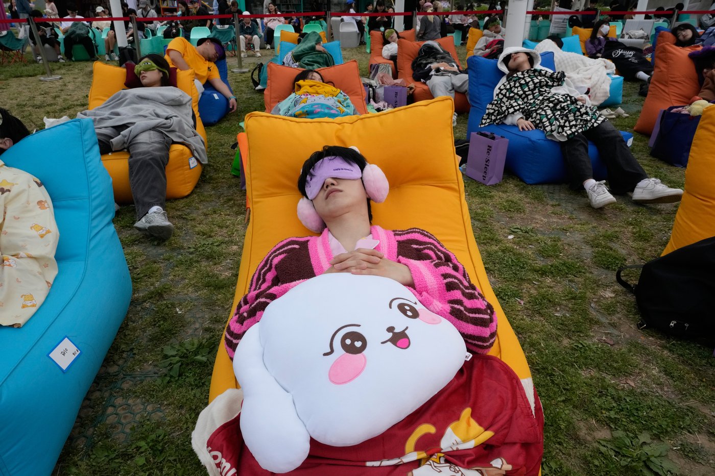 Sleep takes center stage at Seoul's Han River Nap Competition, in photos | iNFOnews.ca