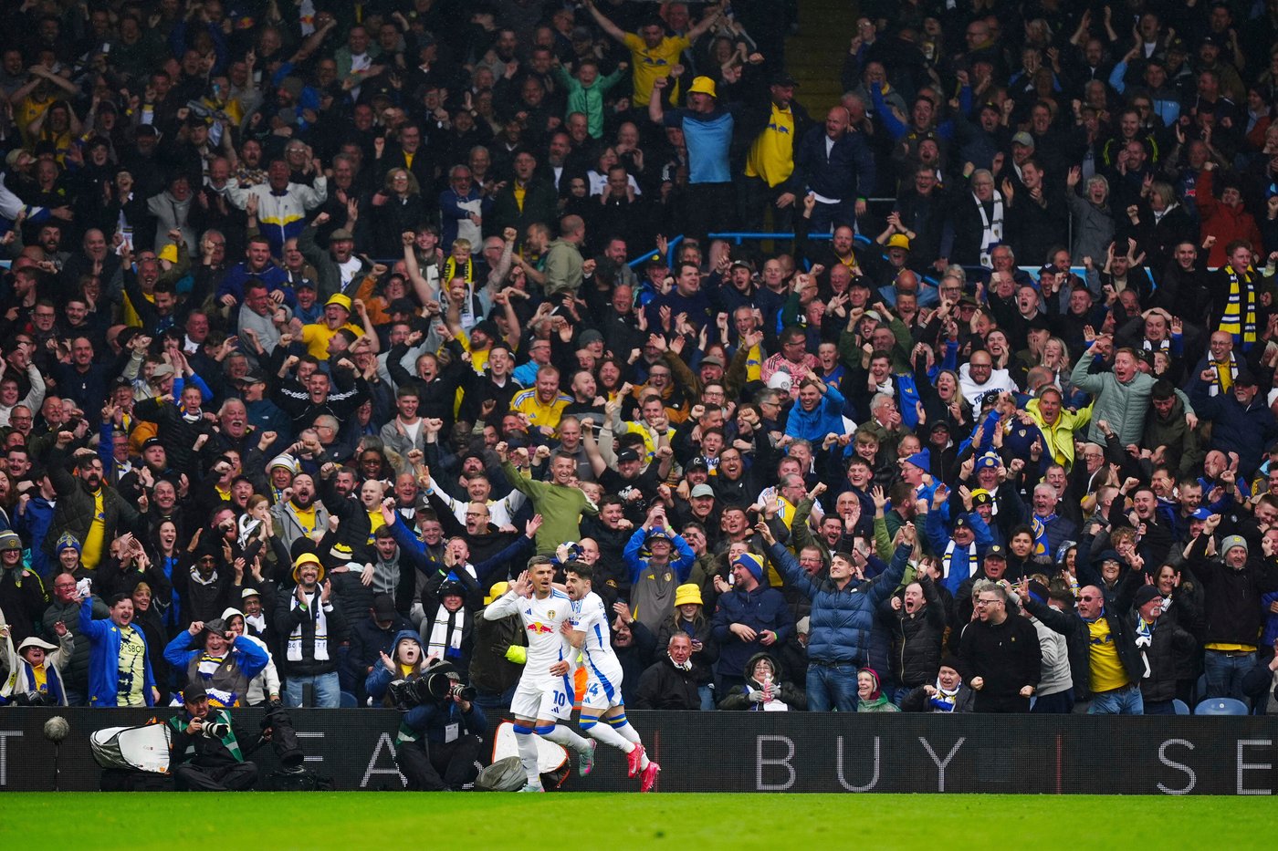 Forest beats Spurs to move into third and Leeds and Burnley win promotion from the Championship | iNFOnews.ca