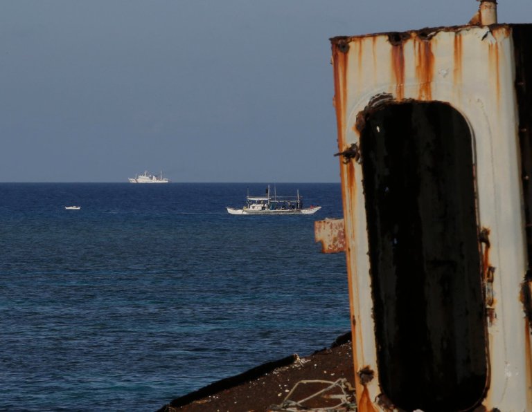 Chinese ship jams communications as Filipino forces deliver supplies to Philippines-occupied shoal | iNFOnews.ca
