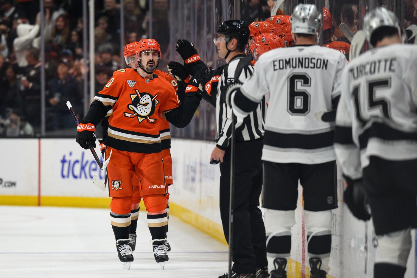 Carlsson scores late in regulation, Ducks rally for 5-4 shootout win over Kings | iNFOnews.ca