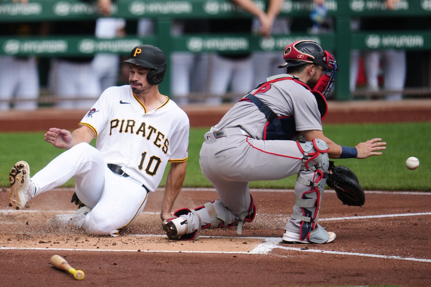 Reynolds, Lowe, and Yorke each drive in 2 runs, Pirates beat Red Sox 8-3 after 2 1/2-hour delay | iNFOnews.ca Reynolds, Lowe, and Yorke each drive in 2 runs, Pirates beat Red Sox 8-3 after 2 1/2-hour delay | iNFOnews.ca