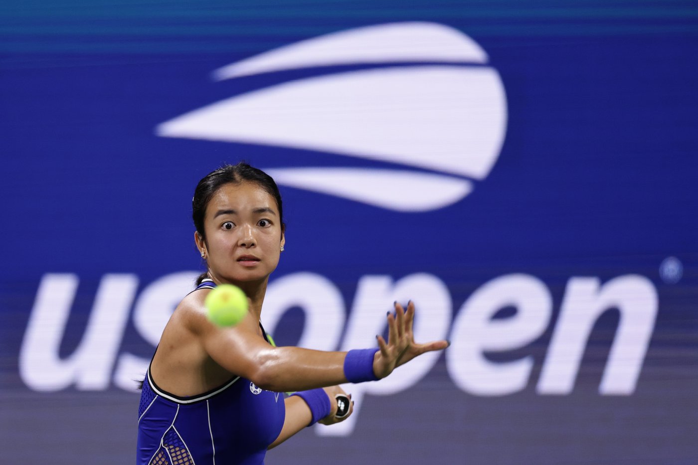 Alex Eala's many fans descend on US Open, bearing Filipino flags and lots of love | iNFOnews.ca Alex Eala's many fans descend on US Open, bearing Filipino flags and lots of love | iNFOnews.ca