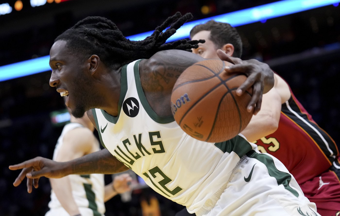 Lillard scores 37 points and Giannis-less Bucks hold off Heat 106-103 to move to 3-0 in Cup play | iNFOnews.ca