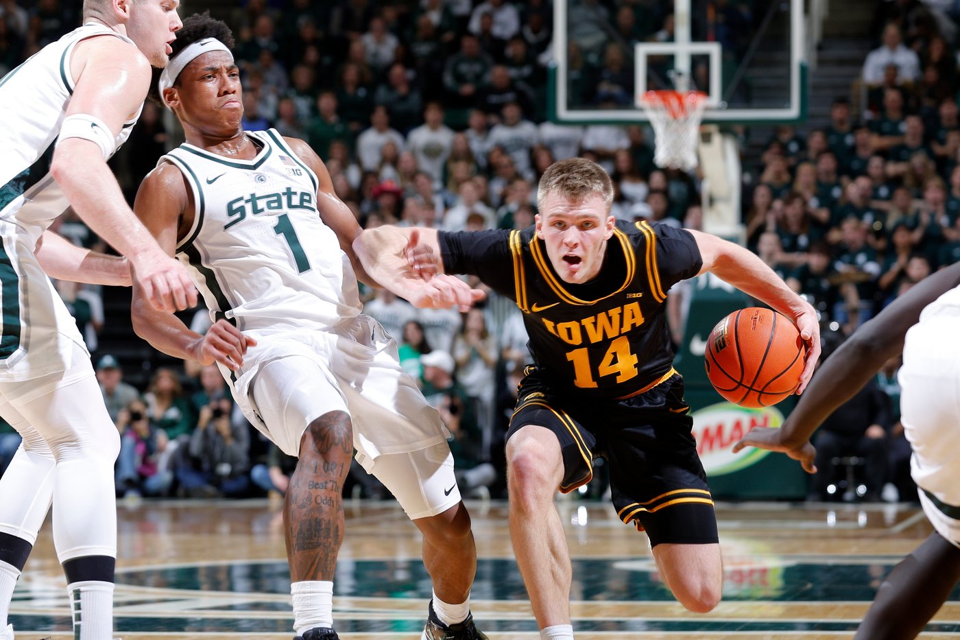 No. 7 Michigan St beats Iowa 71-52 to open defense of Big Ten title | iNFOnews.ca No. 7 Michigan St beats Iowa 71-52 to open defense of Big Ten title | iNFOnews.ca