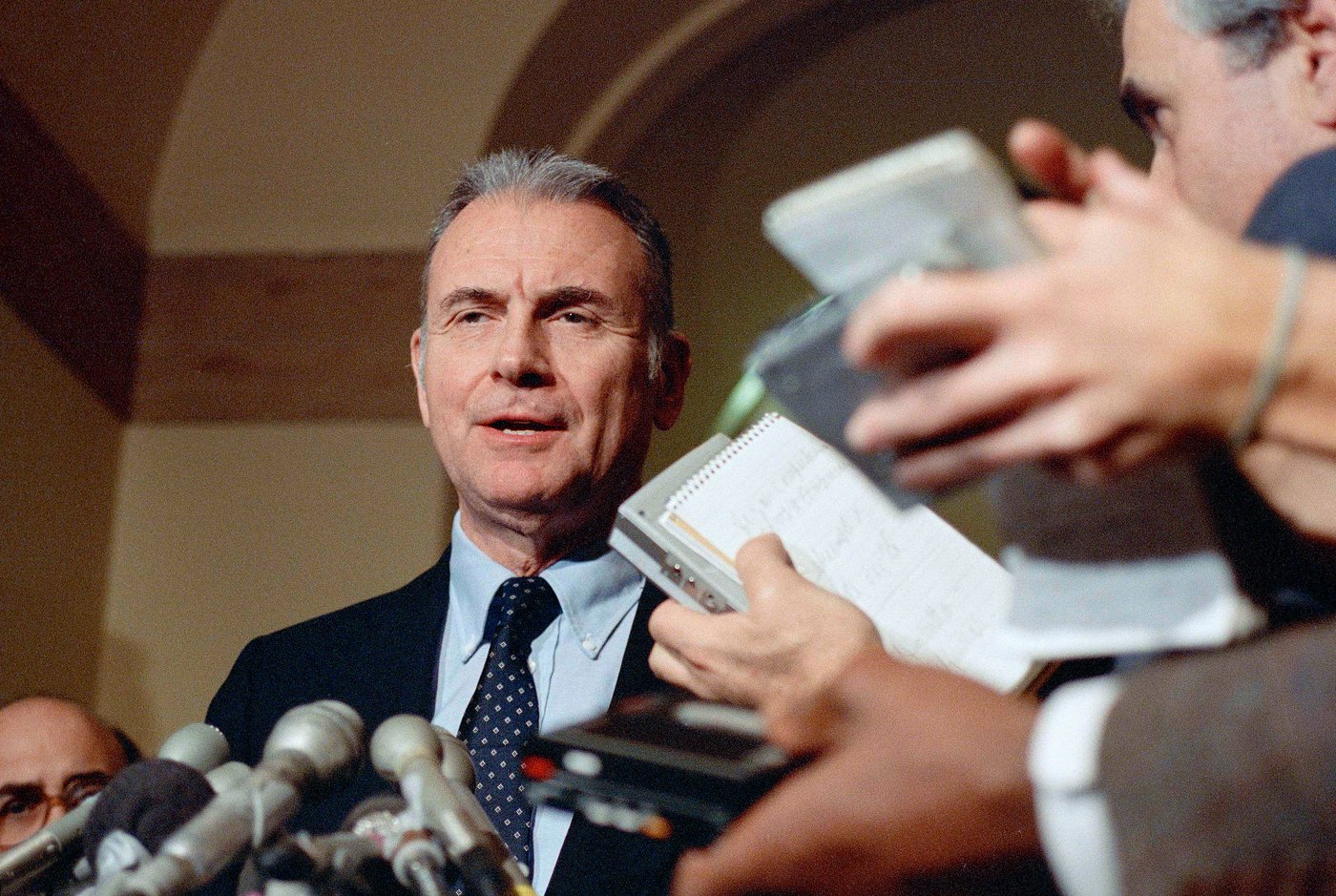 Former Rep. Lee Hamilton of Indiana, congressional overseer of US foreign affairs, has died | iNFOnews.ca Former Rep. Lee Hamilton of Indiana, congressional overseer of US foreign affairs, has died | iNFOnews.ca