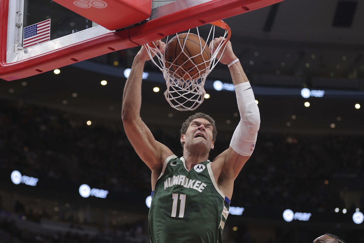 Middleton and Lopez lead the way as Bucks pound Bulls 112-91 without Giannis, Lillard | iNFOnews.ca Middleton and Lopez lead the way as Bucks pound Bulls 112-91 without Giannis, Lillard | iNFOnews.ca