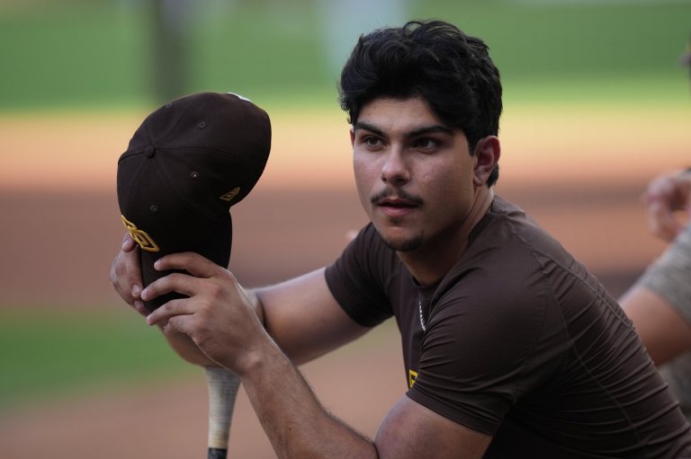 Padres' Ethan Salas in lineup for Game 2, set to become MLB's youngest postseason catcher | iNFOnews.ca