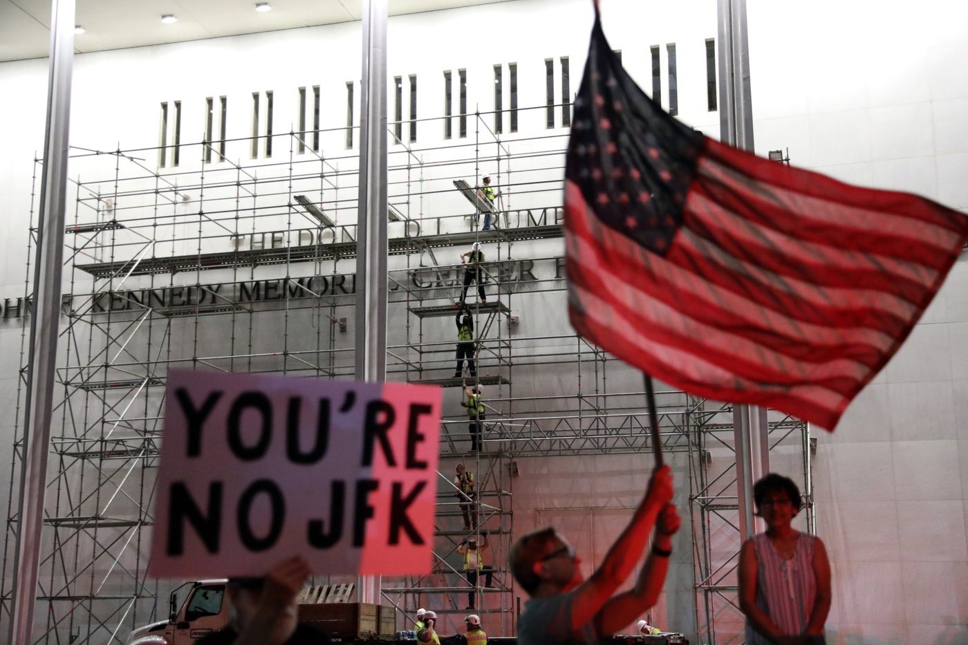 Workers prepare to remove Trump's name from the Kennedy Center, in photos | iNFOnews.ca