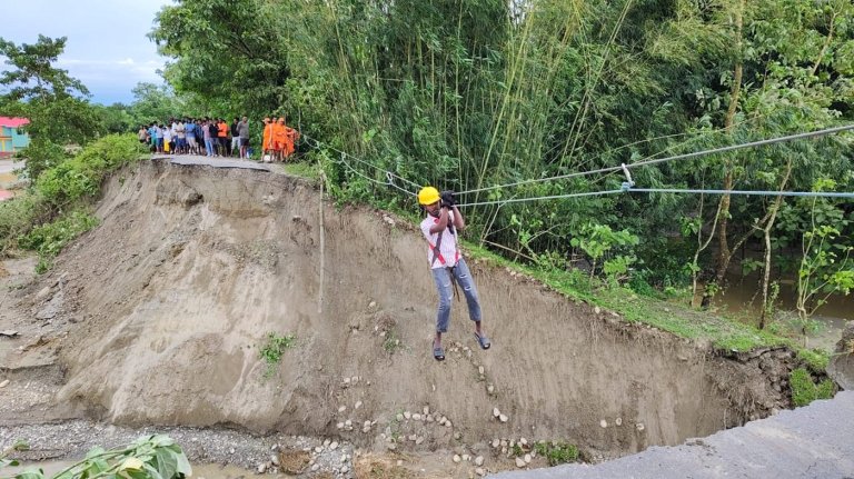 Rescuers in India search for missing after landslides kill 24 in Darjeeling region | iNFOnews.ca
