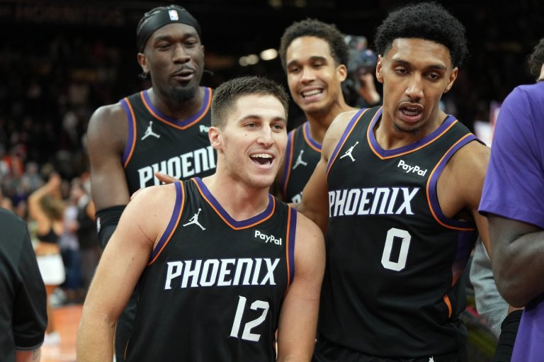 Gone in 49.3 seconds: Suns erase 8-point deficit with stunning last-minute comeback | iNFOnews.ca